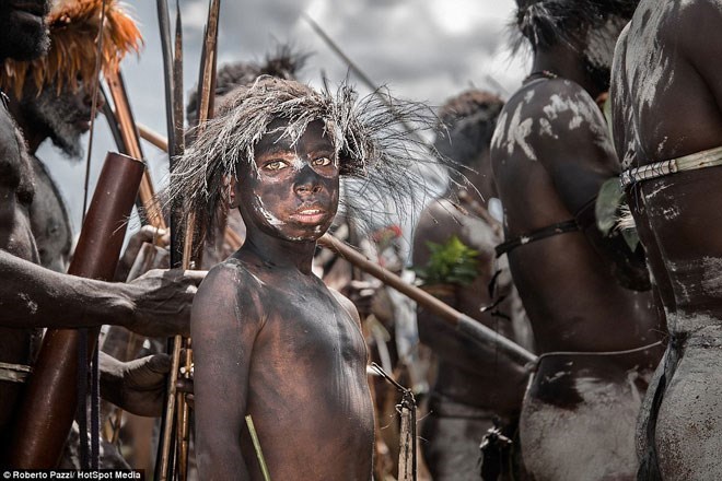 Picture 4 of The tribe lives in a