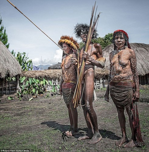 Picture 7 of The tribe lives in a