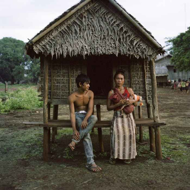 Picture 3 of The tribe where parents build huts for girls 'relationship' with as many people as they want