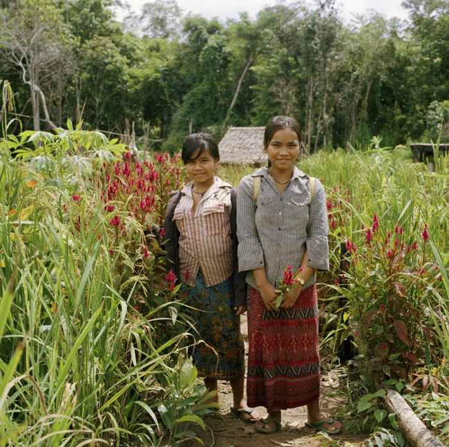 Picture 7 of The tribe where parents build huts for girls 'relationship' with as many people as they want