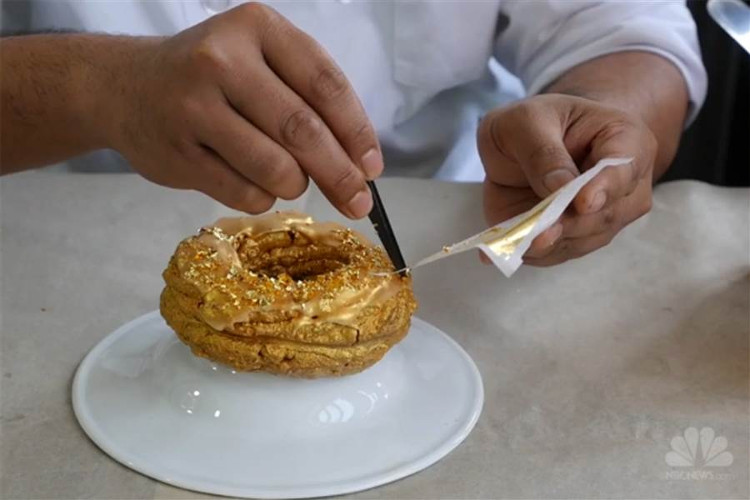 Picture 7 of The truth behind the gold-plated dishes of the super rich world