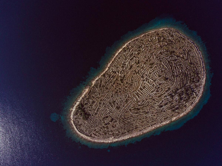 Picture 1 of The truth behind the image is the huge 'fingerprint' between the vast ocean