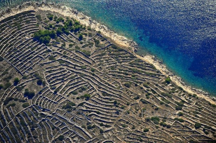 Picture 4 of The truth behind the image is the huge 'fingerprint' between the vast ocean