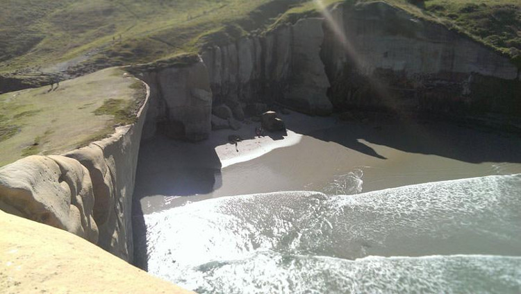 Picture 4 of The truth of the father building a tunnel through the cliff to commemorate his drowned daughter