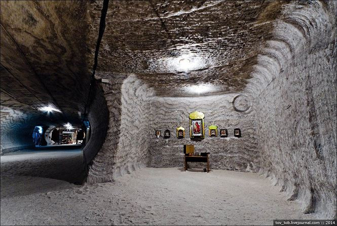 Picture 11 of The undersea city was built from a 250 million year salt mine