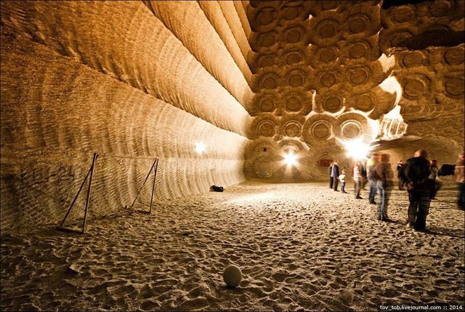 Picture 12 of The undersea city was built from a 250 million year salt mine