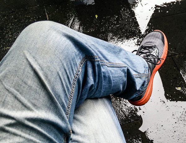 Picture 1 of The unexpected harm of the habit of sitting cross-legged