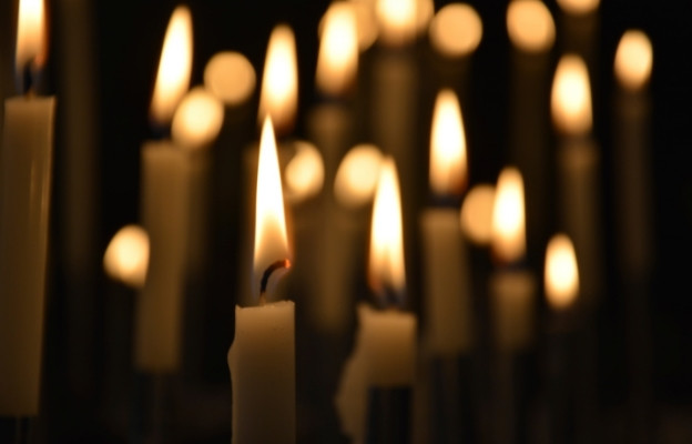 Picture 1 of The unimaginable power comes from burning candles
