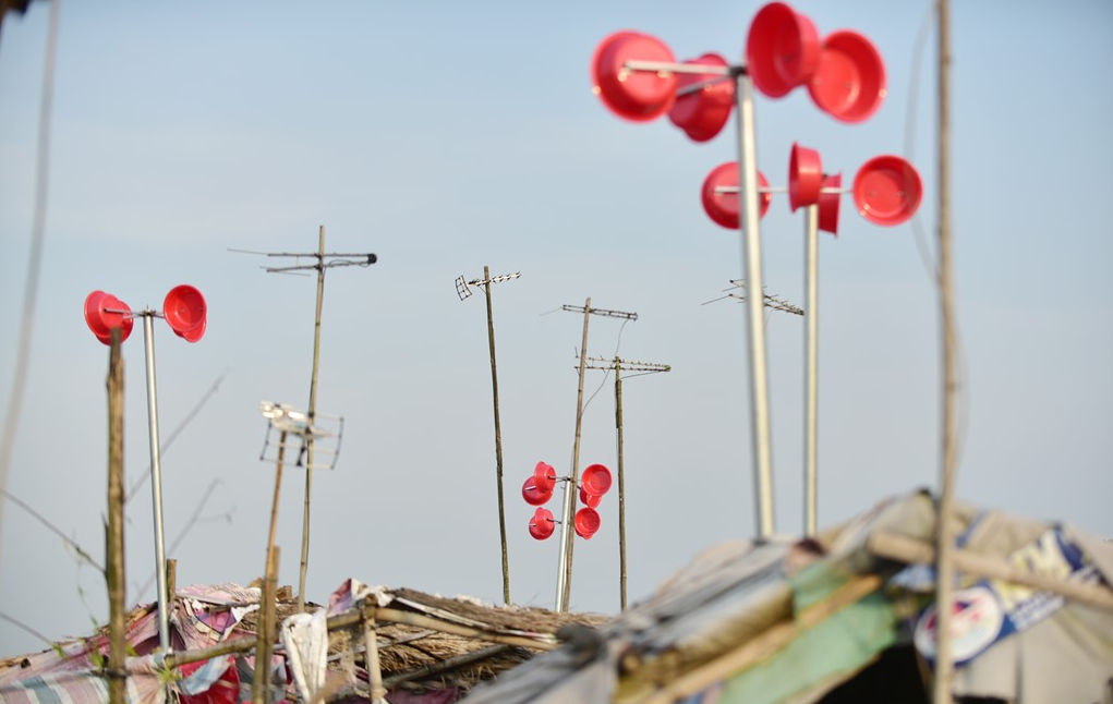 Picture 2 of The unique 'plastic pots' in the riverside fishing village