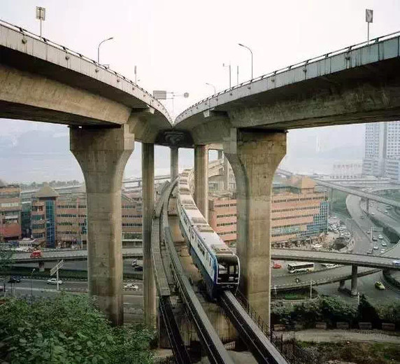 Picture 10 of The vertical city in China - where tourists come only once and never return