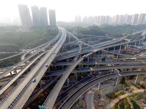 Picture 11 of The vertical city in China - where tourists come only once and never return