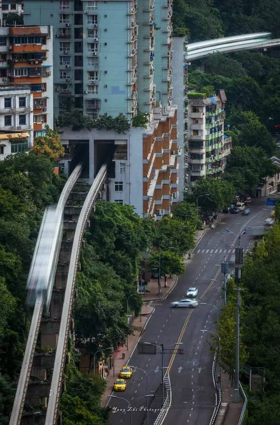 Picture 9 of The vertical city in China - where tourists come only once and never return
