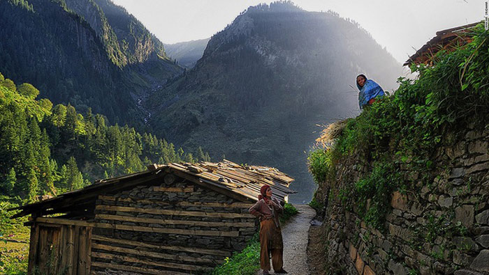 Picture 7 of The village connects with the world with just one phone