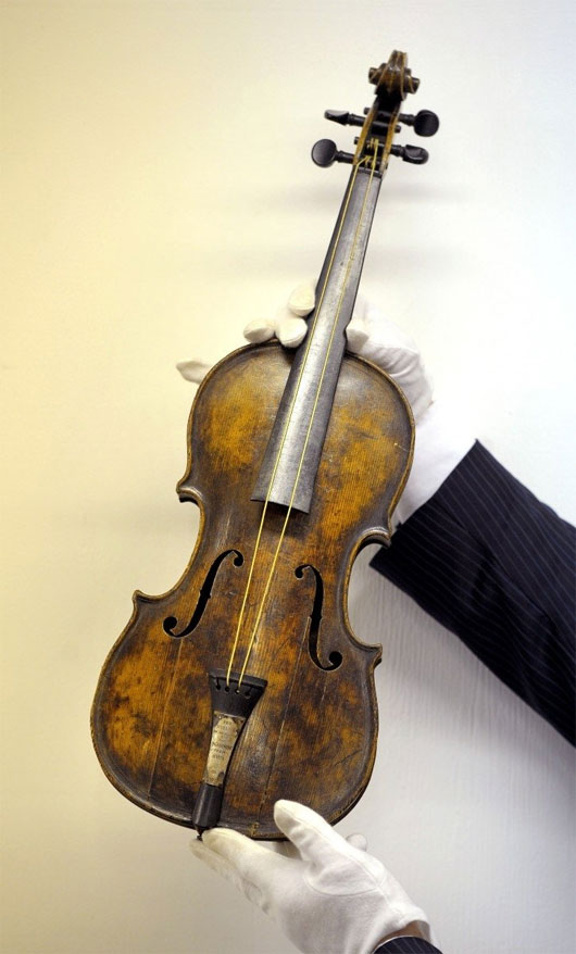 Picture 1 of The violin holds a record on the Titanic