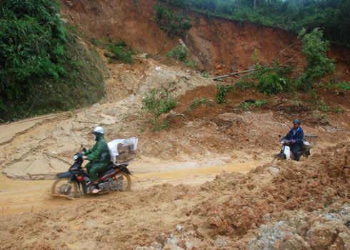 Picture 8 of The whole village collapsed because of the mountain