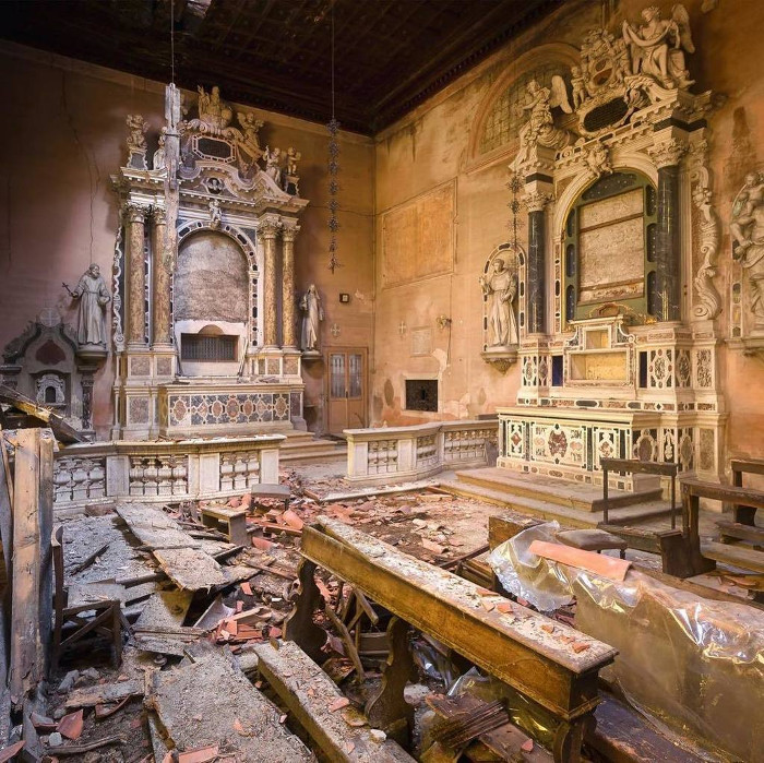 Picture 10 of The wild, mysterious beauty of God's abandoned homes