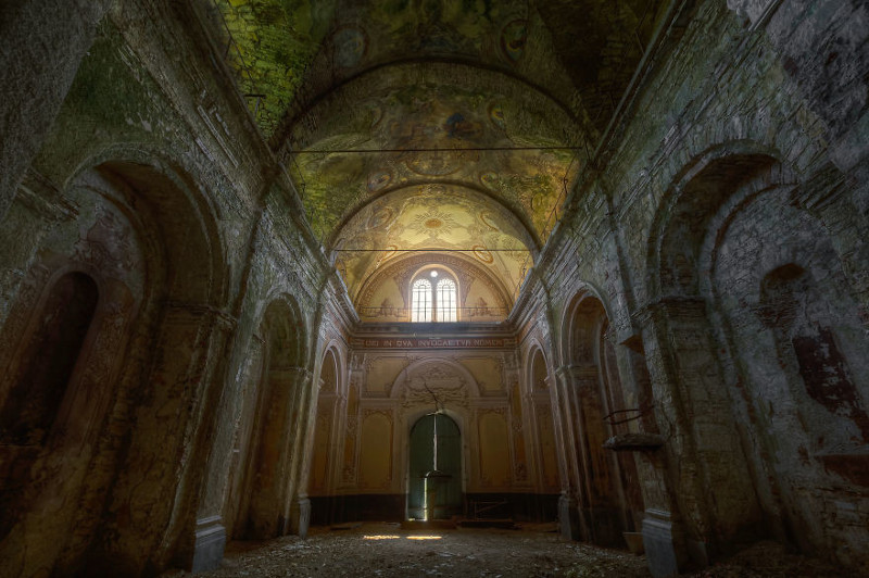 Picture 9 of The wild, mysterious beauty of God's abandoned homes