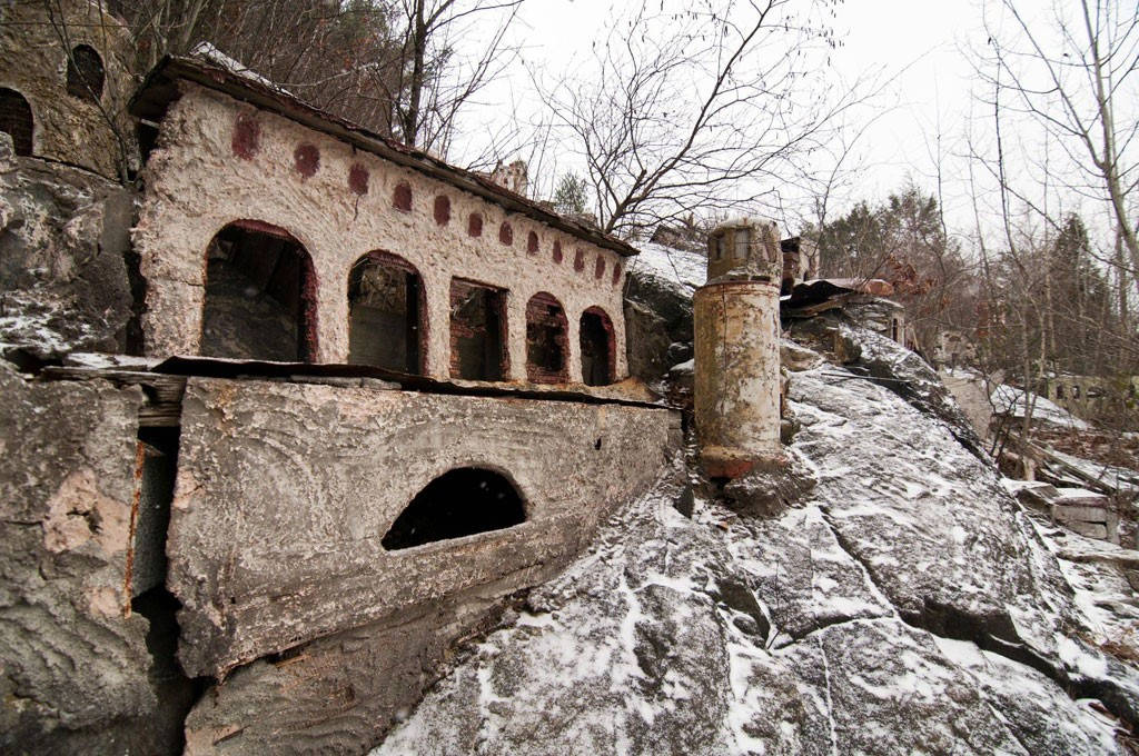 Picture 9 of The wildly abandoned parks in the world