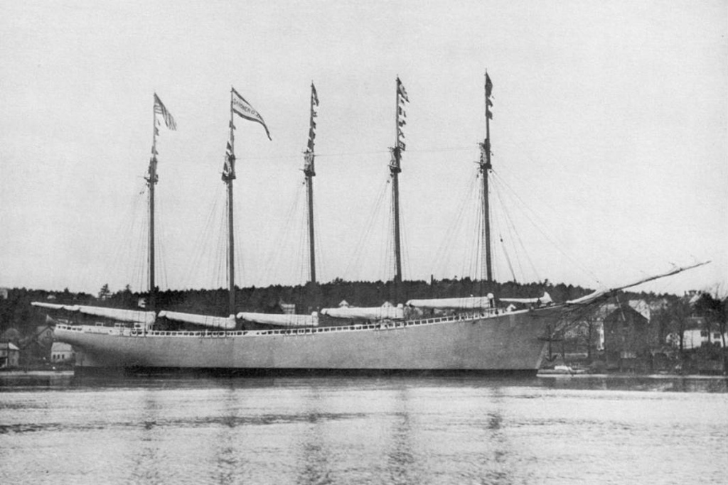 Picture 4 of The world famous ghost ship