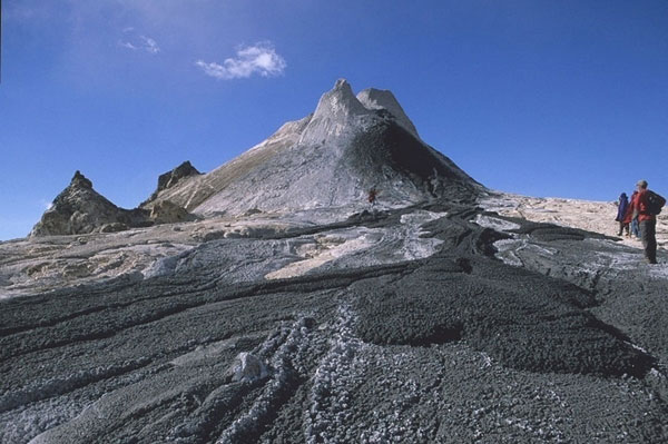 Picture 11 of The world's coolest volcano