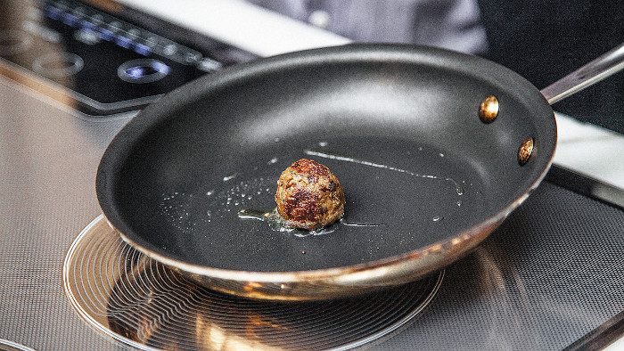 Picture 1 of The world's first artificial fried meatballs