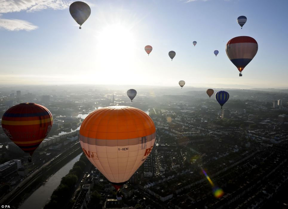 Picture 11 of The world's largest balloon balloon festival