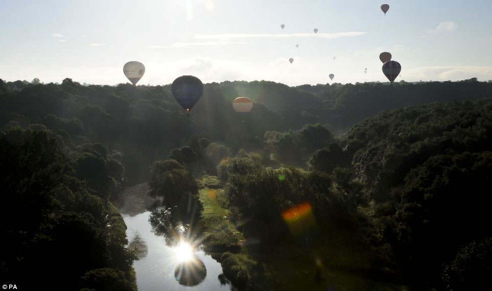Picture 14 of The world's largest balloon balloon festival