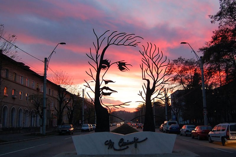 Picture 8 of The world's most exotic and impressive street sculptures
