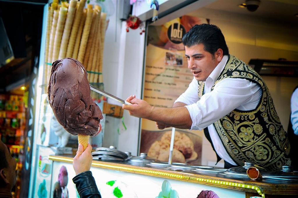 Picture 6 of The world's most strange sidewalk dishes