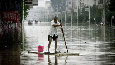 Picture 8 of The worst flood in 55 years attacked China