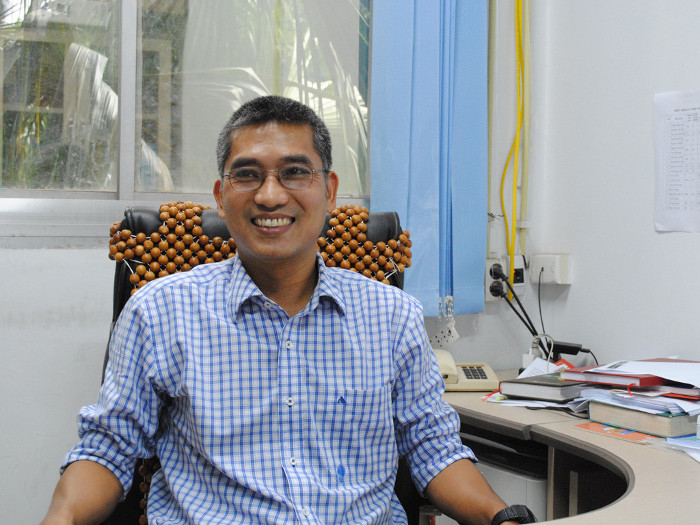 Picture 1 of The youngest professor received the Ta Quang Buu award