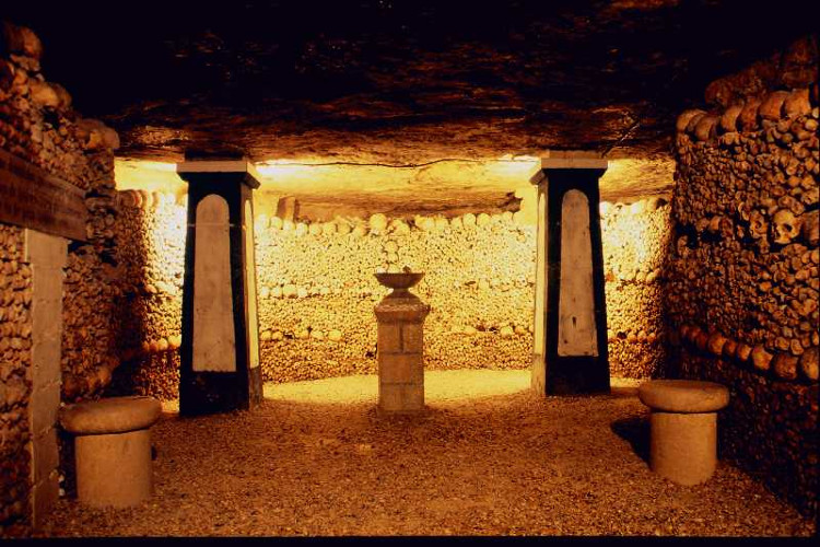 Picture 1 of There is a cemetery hundreds of kilometers underground in Paris