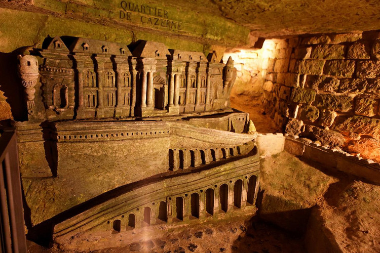 Picture 10 of There is a cemetery hundreds of kilometers underground in Paris