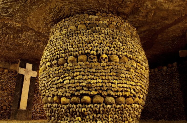 Picture 6 of There is a cemetery hundreds of kilometers underground in Paris