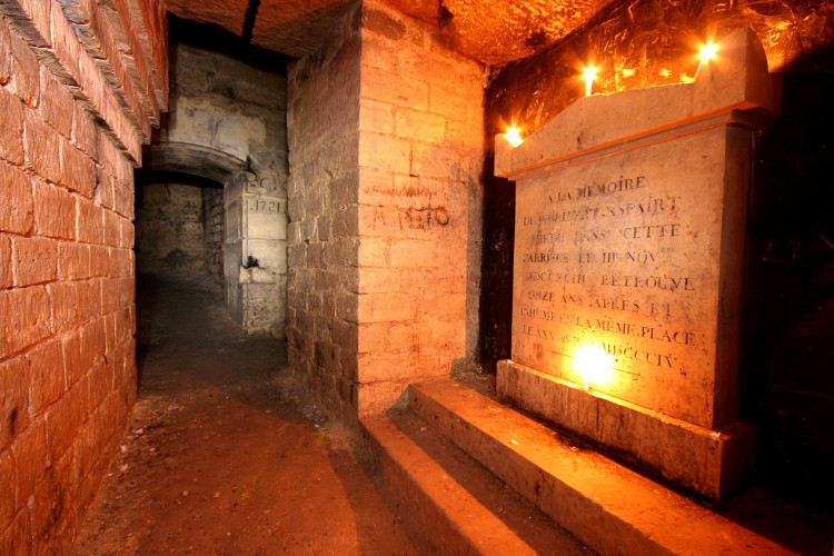 Picture 8 of There is a cemetery hundreds of kilometers underground in Paris