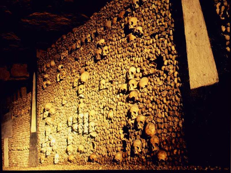 Picture 9 of There is a cemetery hundreds of kilometers underground in Paris