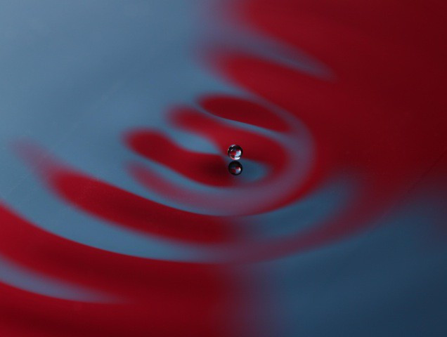 Picture 2 of There was an explanation why a water particle could roll on the water without getting together