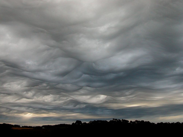 Picture 3 of These frightening clouds have just been categorized into the International Cloud Map