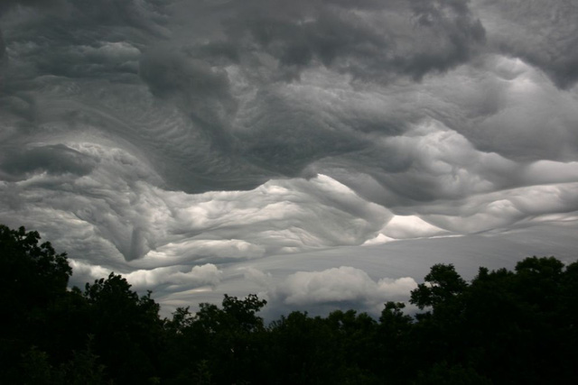 Picture 4 of These frightening clouds have just been categorized into the International Cloud Map