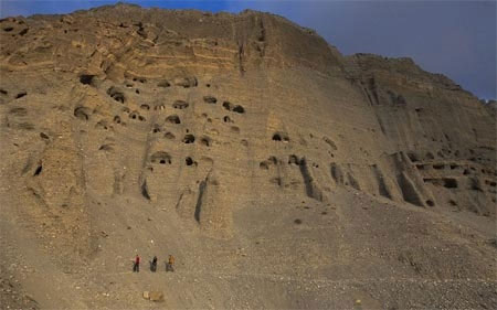 Picture 3 of These hidden caves contain ancient traces in the world