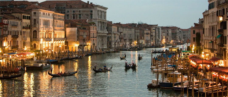 Picture 1 of Things are only available in Italy