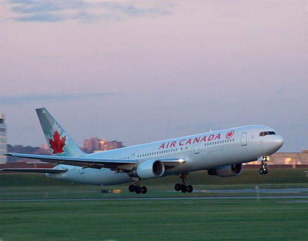 Picture 2 of Things to know about using electronic devices on aircraft
