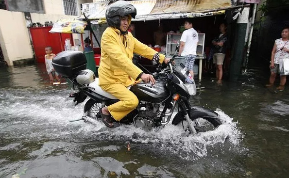 Picture 2 of Things to remember when going out on a rainy day