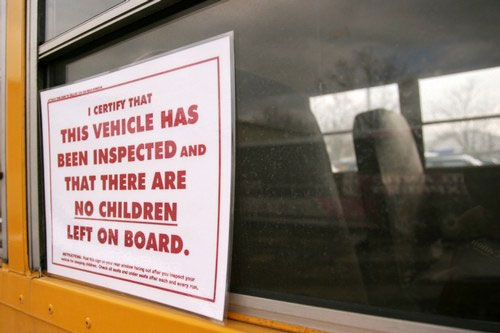 Picture 3 of This is how countries around the world find students sleeping on buses