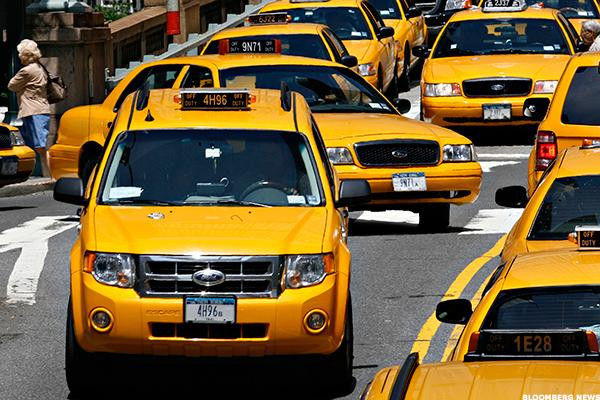Picture 1 of This is the color of the taxi you should choose to limit the accident