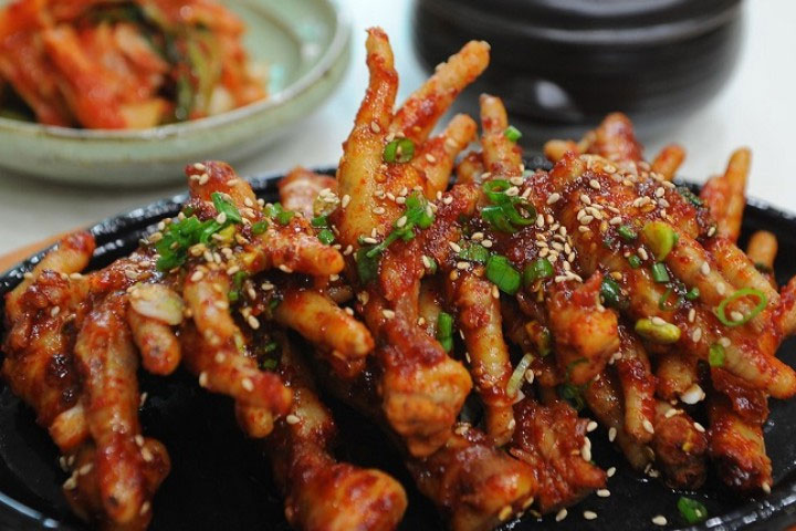 Picture 1 of This is why eating chicken feet is good for health