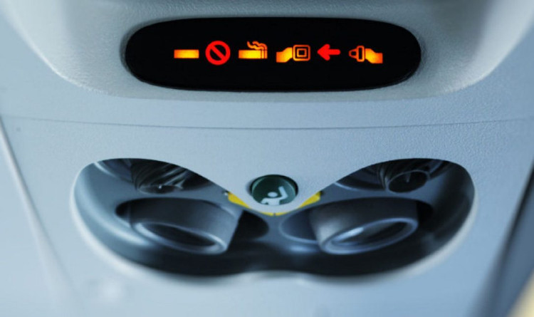 Picture 2 of This is why you should not close the air vents on the aircraft