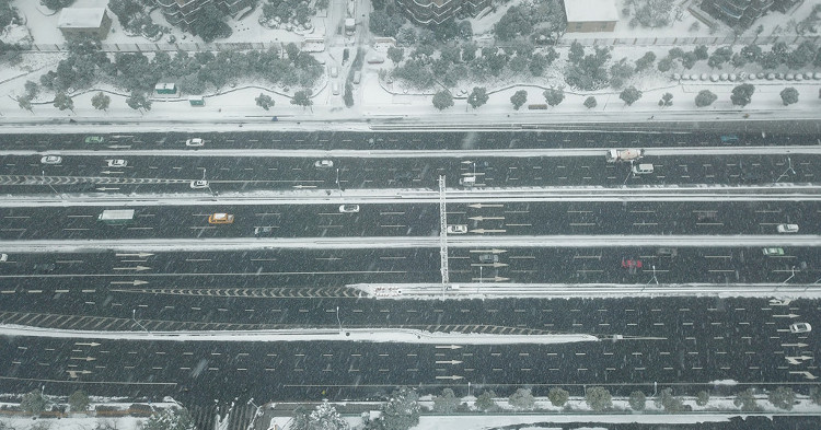 Picture 1 of Thousands of cars in Changzhou are covered by snow for many days