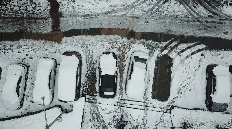 Picture 4 of Thousands of cars in Changzhou are covered by snow for many days