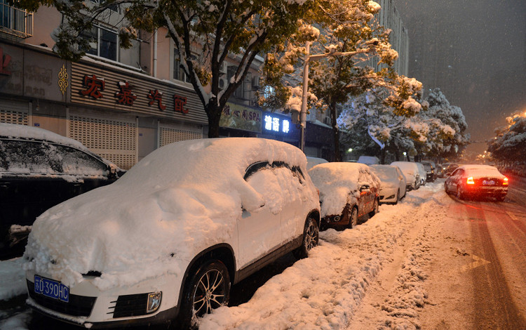 Picture 6 of Thousands of cars in Changzhou are covered by snow for many days